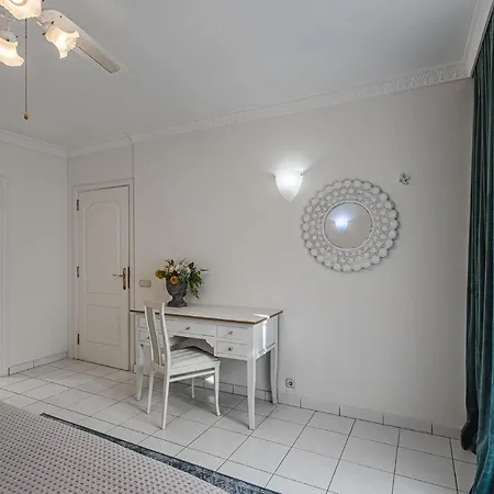 Luxury El Duque Daire *