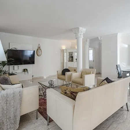 Luxury El Duque Daire *