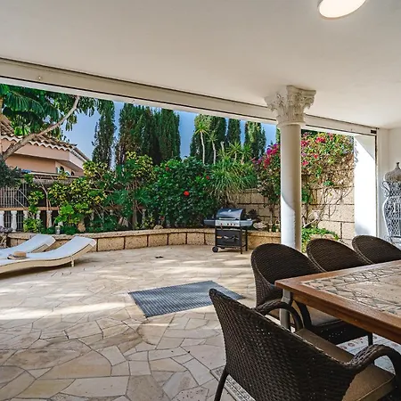 Luxury El Duque Daire