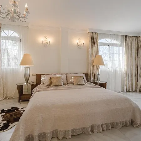 Luxury El Duque *