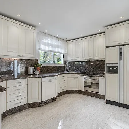 Apartment Luxury El Duque