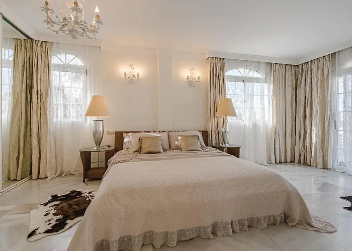 Luxury El Duque *