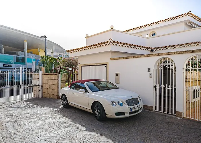 Luxury El Duque 아데제