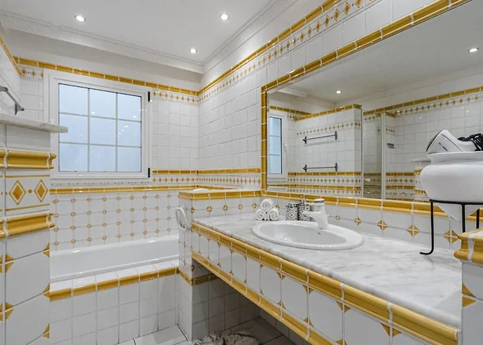 아파트 Luxury El Duque