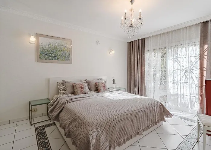 Luxury El Duque