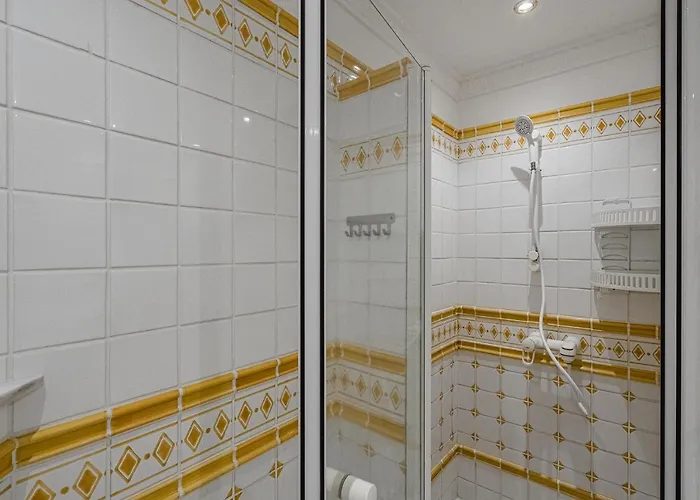 Luxury El Duque 아파트