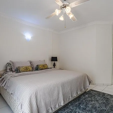 Luxury El Duque Apartamento *