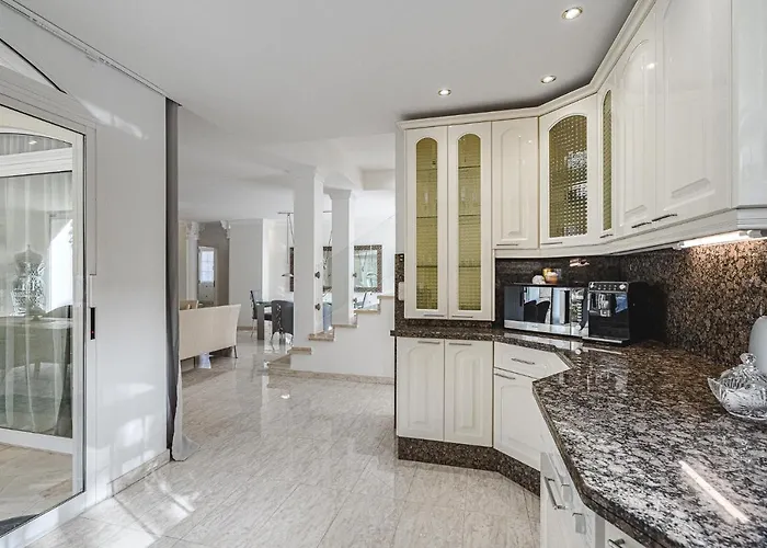 Luxury El Duque